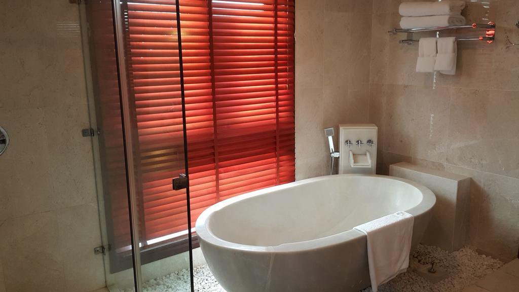 Champa Villa With Private Pool At Furramar Danang Exterior photo