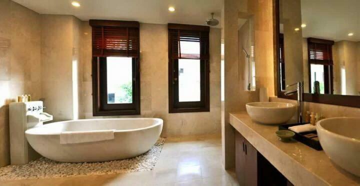 Champa Villa With Private Pool At Furramar Danang Exterior photo